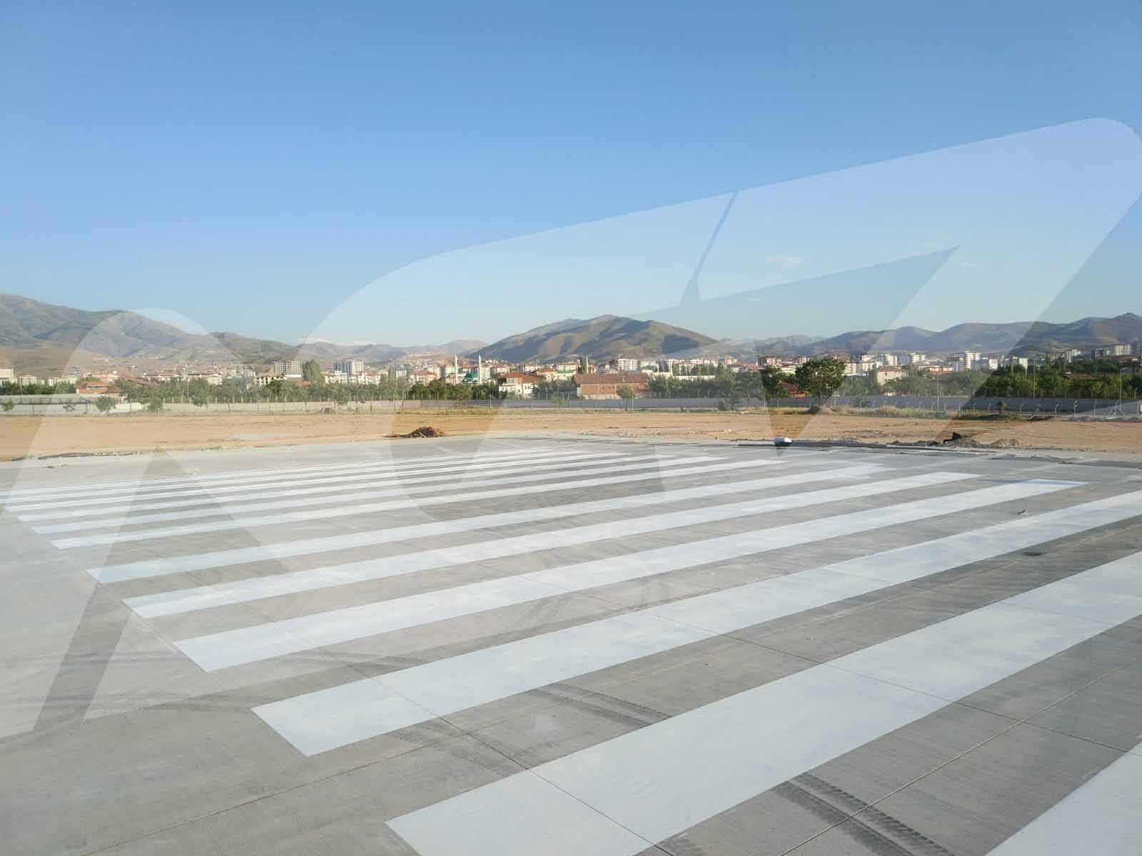 Havaalanı Pist-Apron Çizgileri ve Banket Boyama Uygulamaları